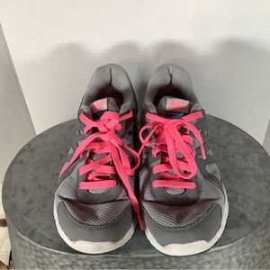 Women’s size 8.5 Nike shoes